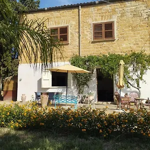 casa-vacanze-gli-ulivi-di-atena.sicilyhotelsitaly.net/